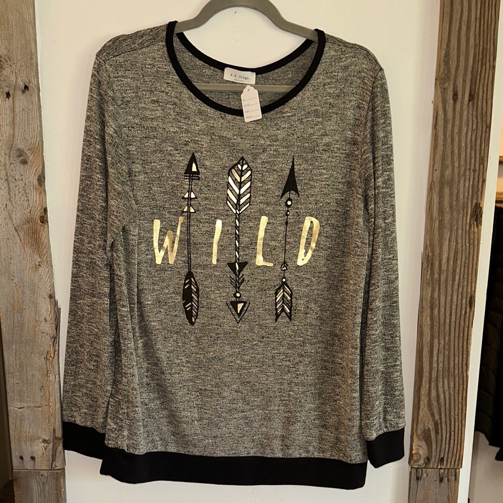 Women’s Heather Gray 'Wild' Graphic Pullover Top